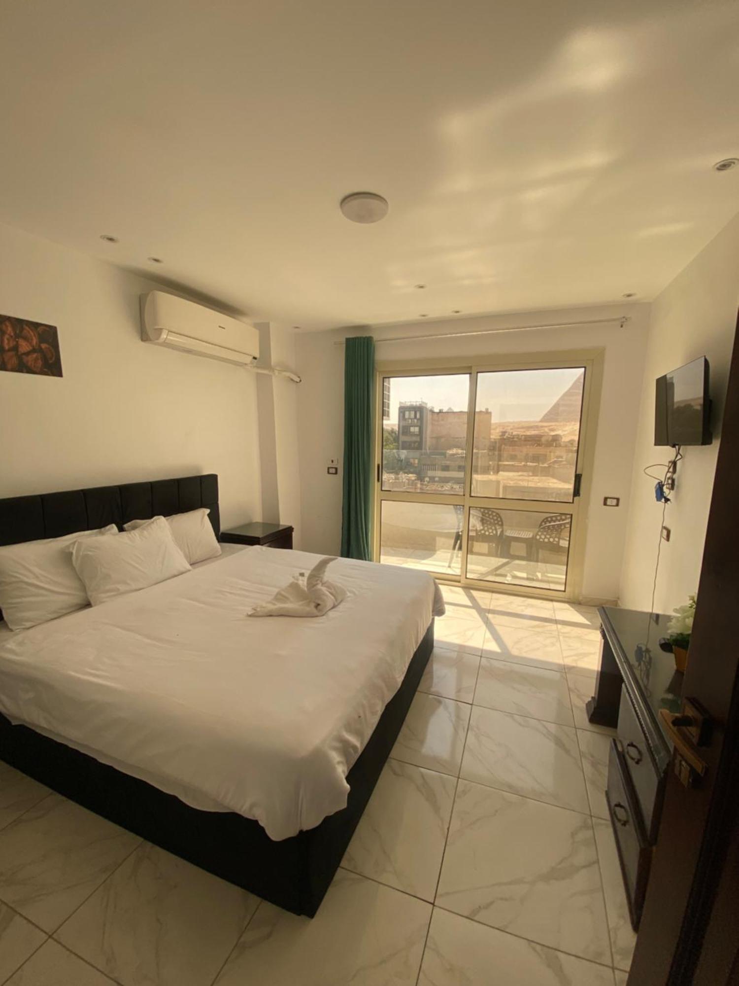 Lion Middle East Pyramids Panorama Hotel Cairo
