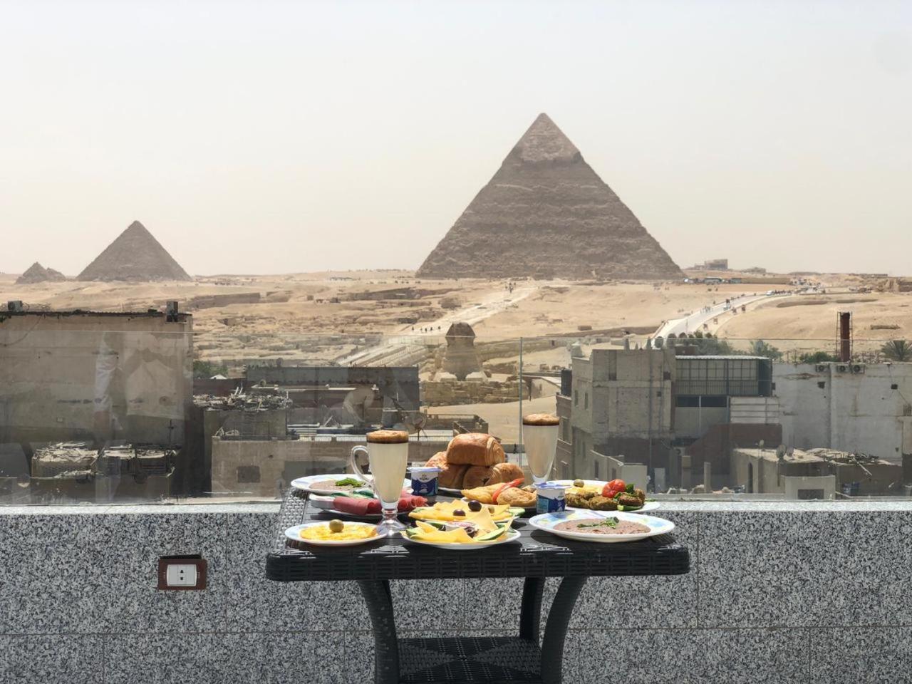 Hotel Lion Middle East Pyramids Panorama