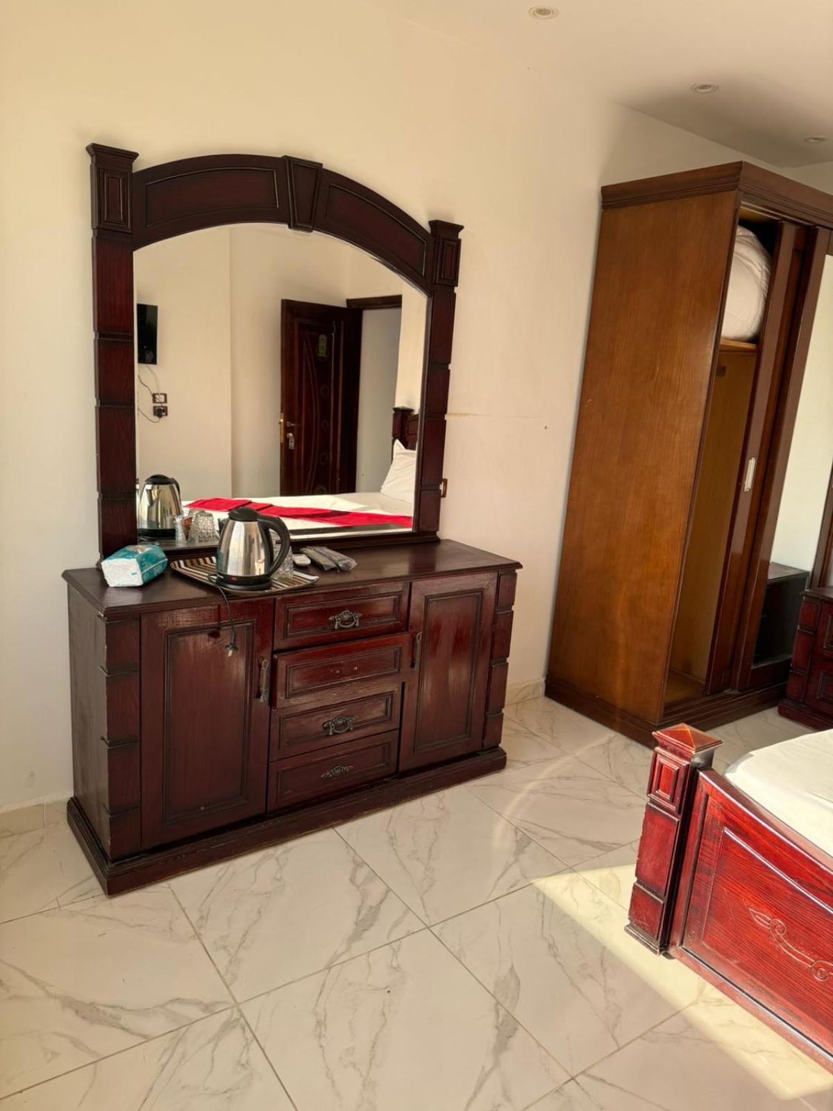 Hotel Lion Middle East Pyramids Panorama Cairo